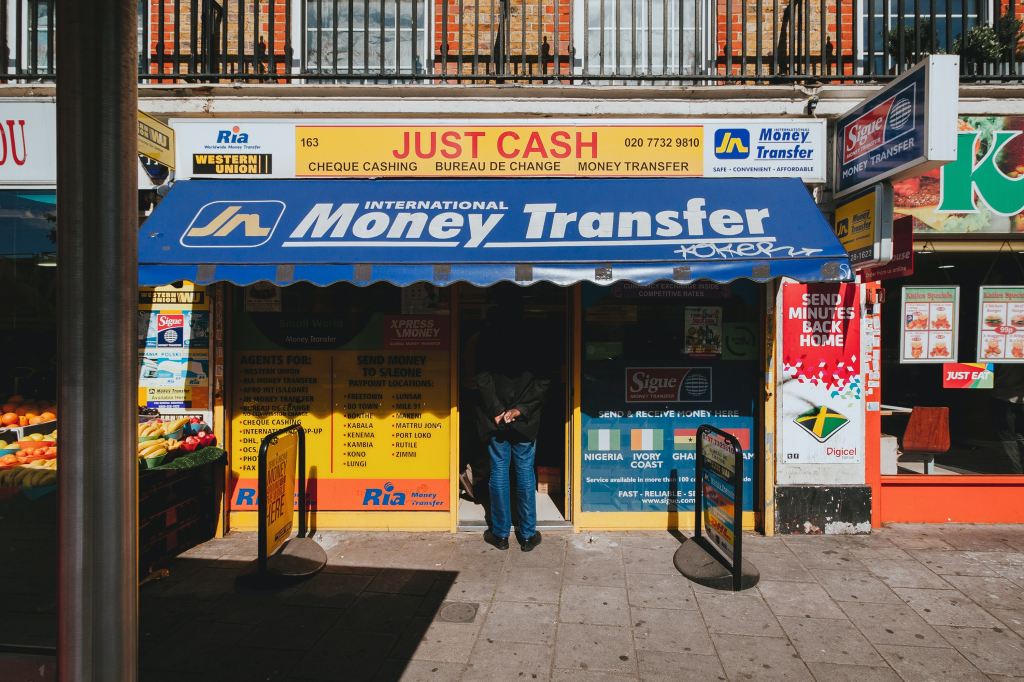 Western Union: é possível usar a CNH para sacar dinheiro na Argentina?